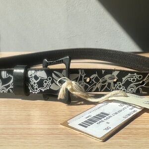Diesel girl’s Beratik leather belt new with tags 26”